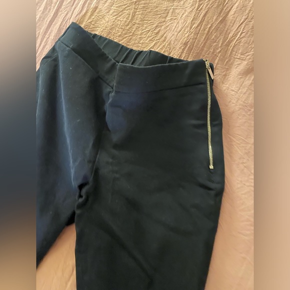 Women’s pants size 4. - Picture 3 of 4